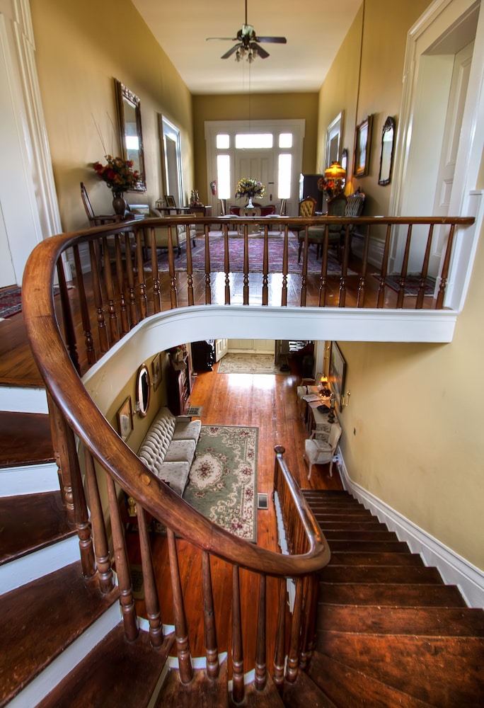 Historic Maple Hill Manor - photo 65