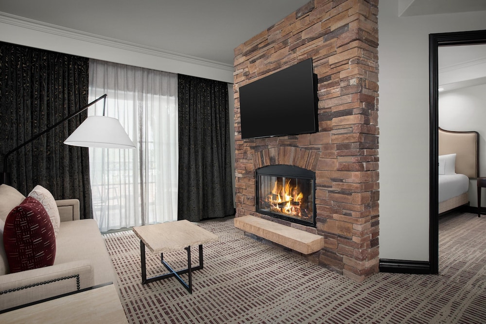 La Bellasera Hotel & Suites Paso Robles Tapestry by Hilton - photo 42