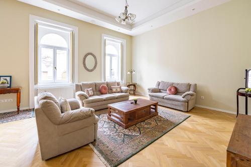 Graceful & Cozy Dream Home next to the Opera House — 4-Star Luxury Hotel in Budapest, Hungary