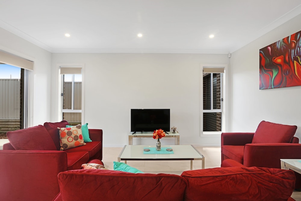 Glenfield Villas Sydney — 4-Star Luxury Hotel in Liverpool, Australia