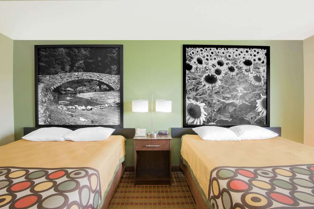 Super 8 by Wyndham Story City - photo 9