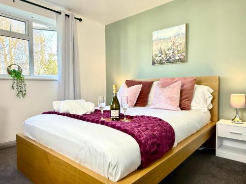 3 Bedroom spacious House Private garden Free parking spaces Prime location WiFi Netflix — 4-Star Luxury Hotel in Oxford, United Kingdom