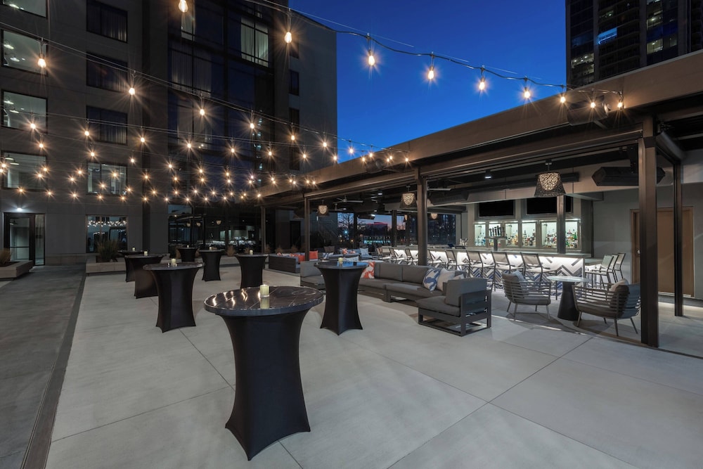 AC Hotel by Marriott Atlanta Midtown - photo 4