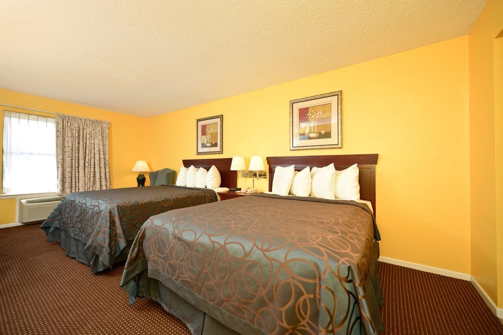 Econo Lodge Inn & Suites Fulton Rockport - featured photo