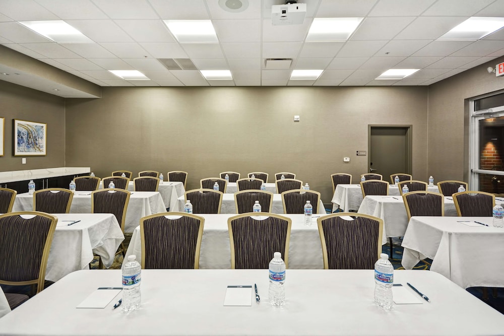 Homewood Suites by Hilton Detroit - photo 49