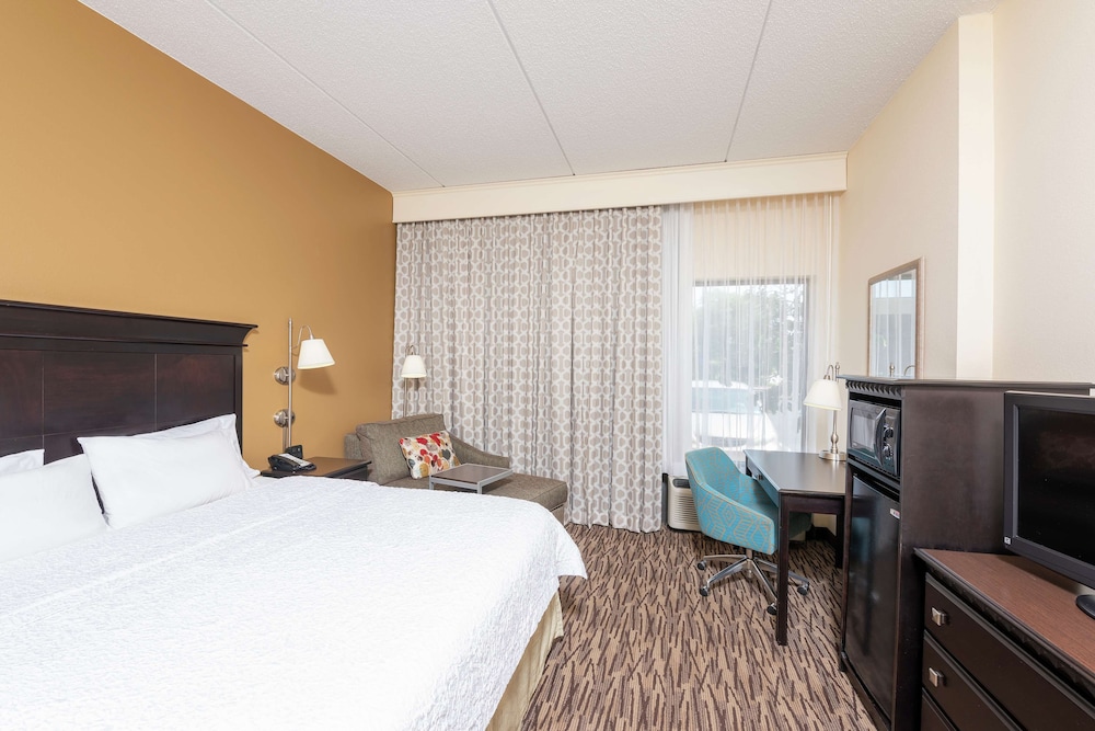 Hampton Inn & Suites Cleveland Airport Middleburg Heights - photo 23