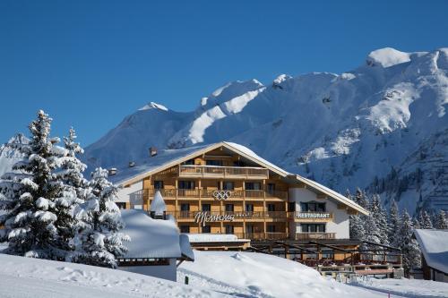 Hotel und Chalet Montana — 4-Star Luxury Hotel in Lech, Austria