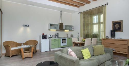 Spacious Studio Apartment in the heart of Old Town