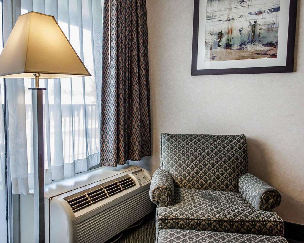 Quality Inn & Suites York East - photo 10
