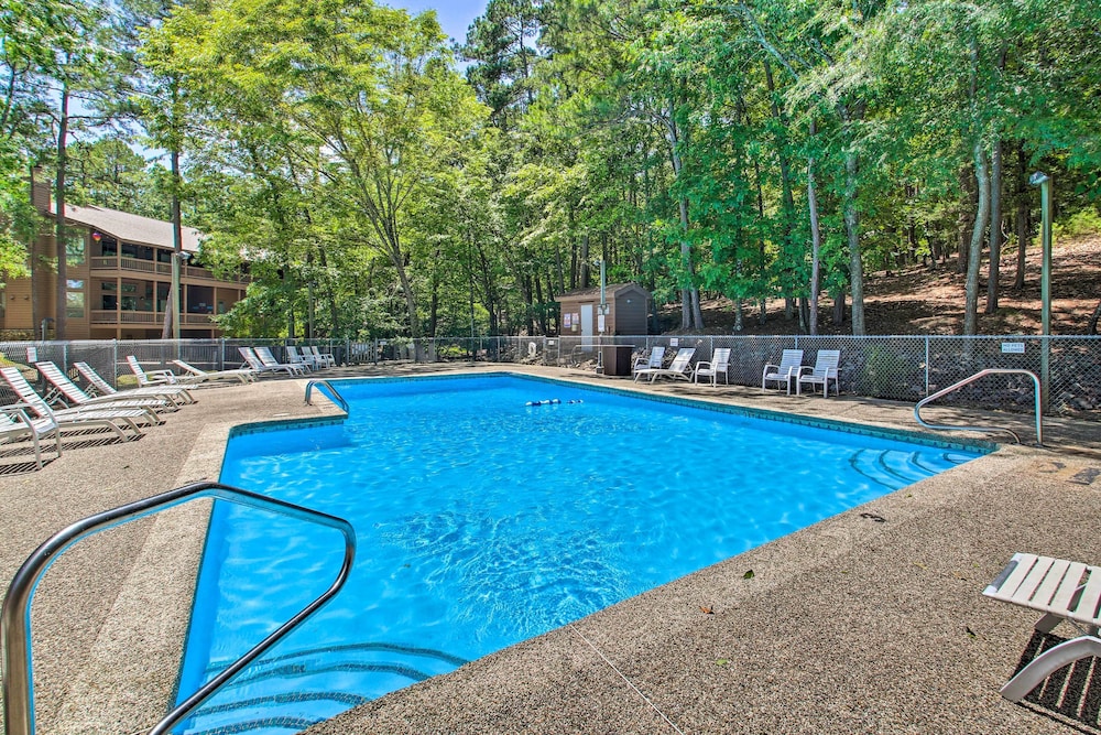 Mount Ida Condo w Balcony Resort Amenities - featured photo