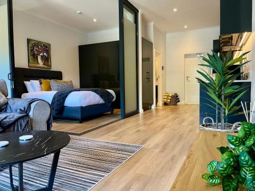 Newlands Peak Apartments — 4-Star Luxury Hotel in Cape Town, South Africa