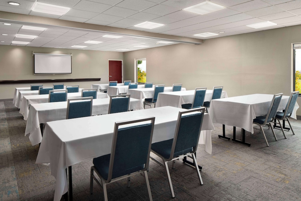 Hampton Inn Ft. Wayne Dupont Road - photo 17
