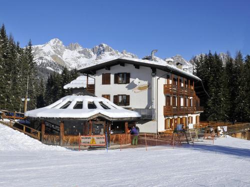 Hotel Pensione Dolomiti in Falcade Alto, Italy