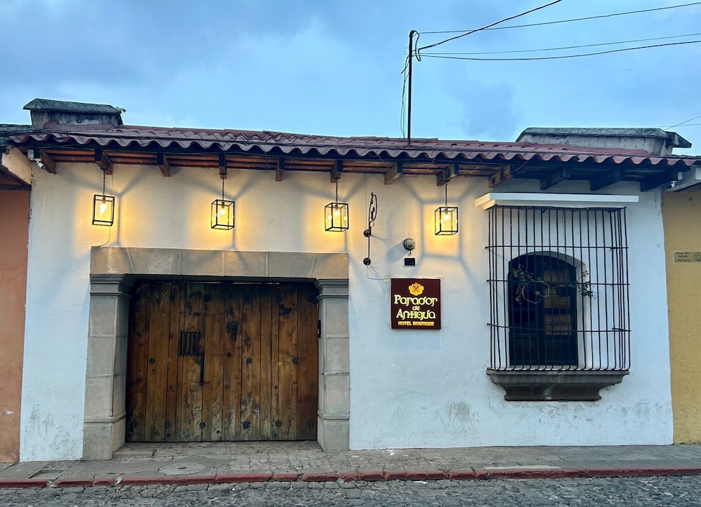 Parador de Antigua — Antigua Guatemala — photo 2
