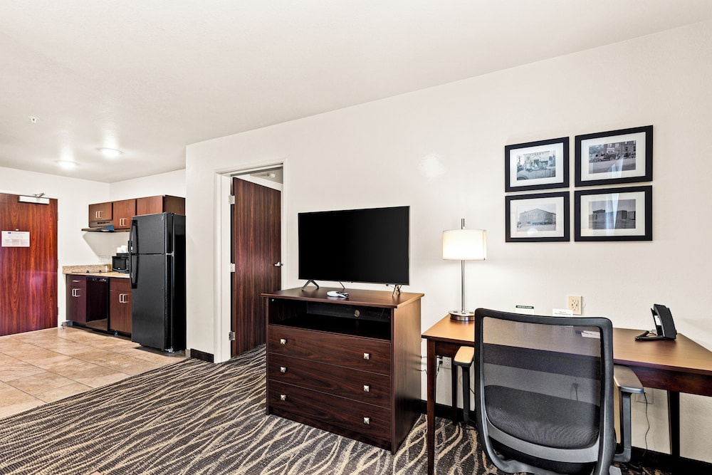 Cobblestone Hotel & Suites Ottumwa - photo 20