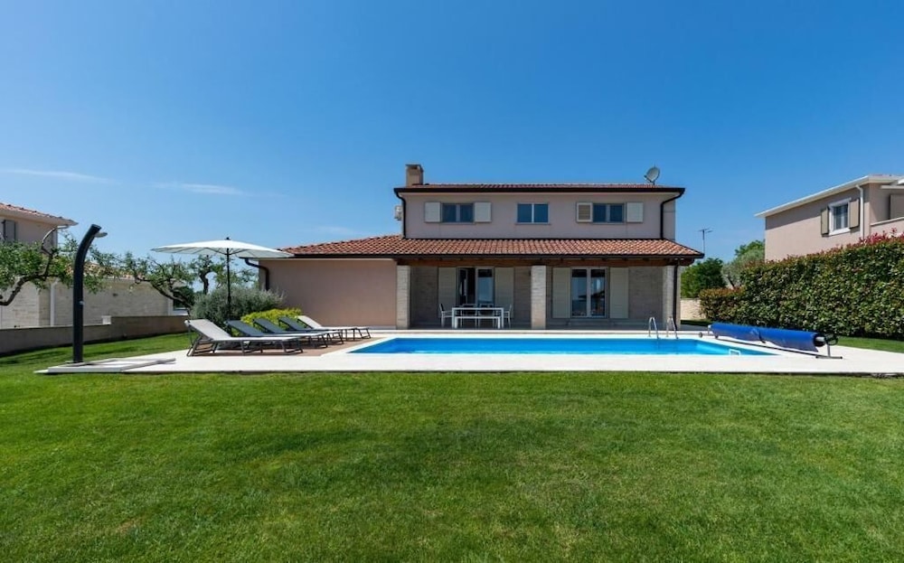 Villa Vor Ort — 4-Star Luxury Hotel in Vizinada, Croatia