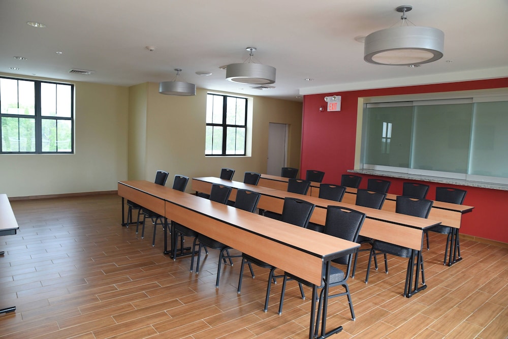 TownePlace Suites Lawrence Downtown - photo 28