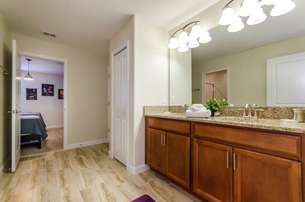 Ultimate Champions Gate Resort 8 Bedroom 5 Bath - photo 21