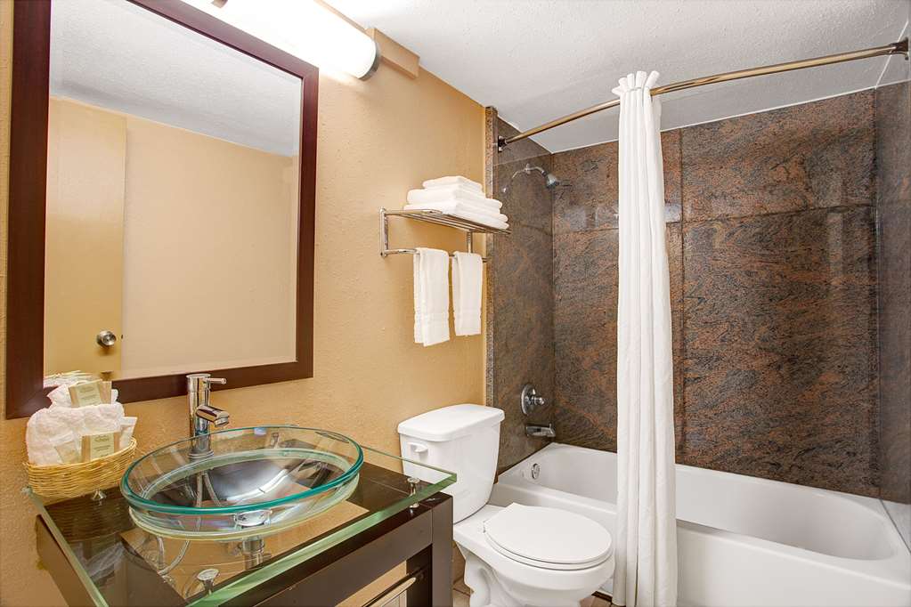 Super 8 by Wyndham Raleigh Downtown - photo 12