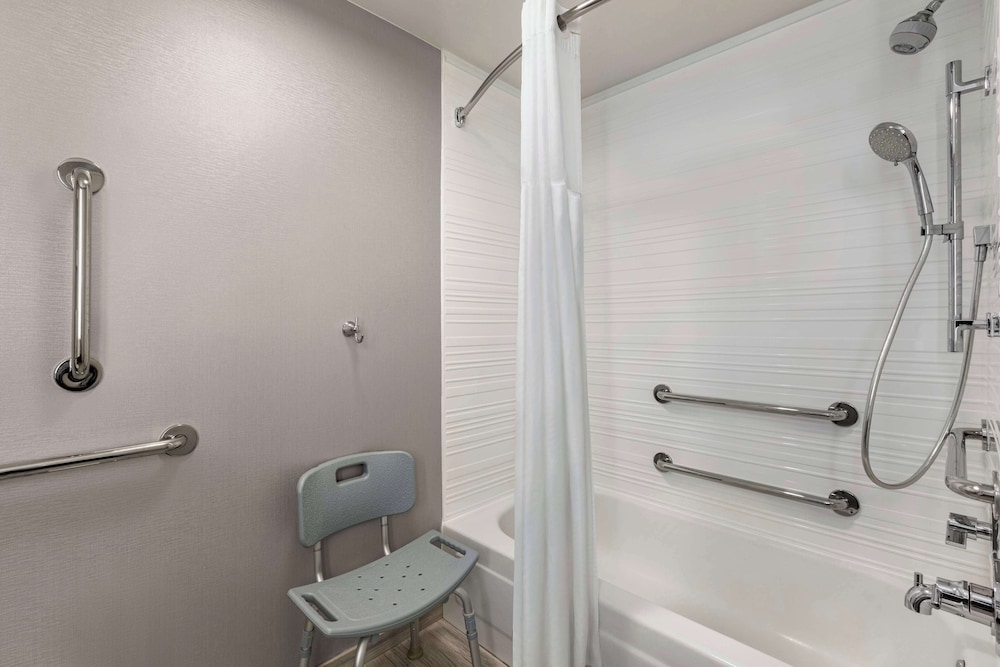 Hampton Inn Chicago O'Hare International Airport - photo 17