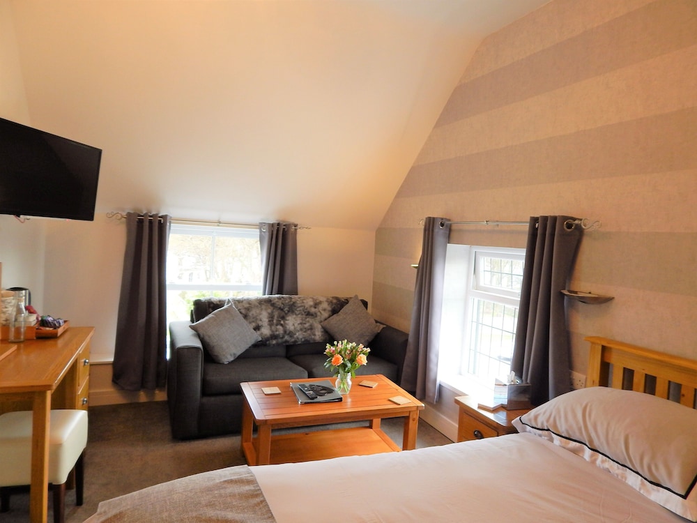 The Saxon Inn — 4-Star Luxury Hotel in Bishop Auckland, United Kingdom