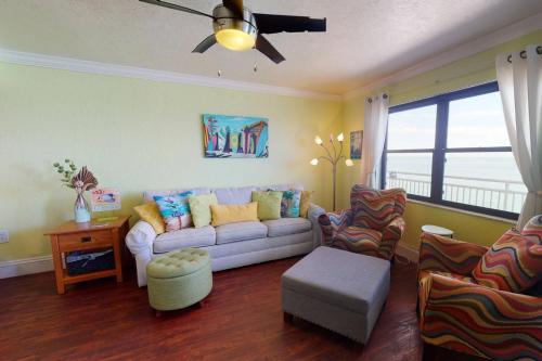 607 Sunset Chateau - last minute hotel in Saint Pete Beach
