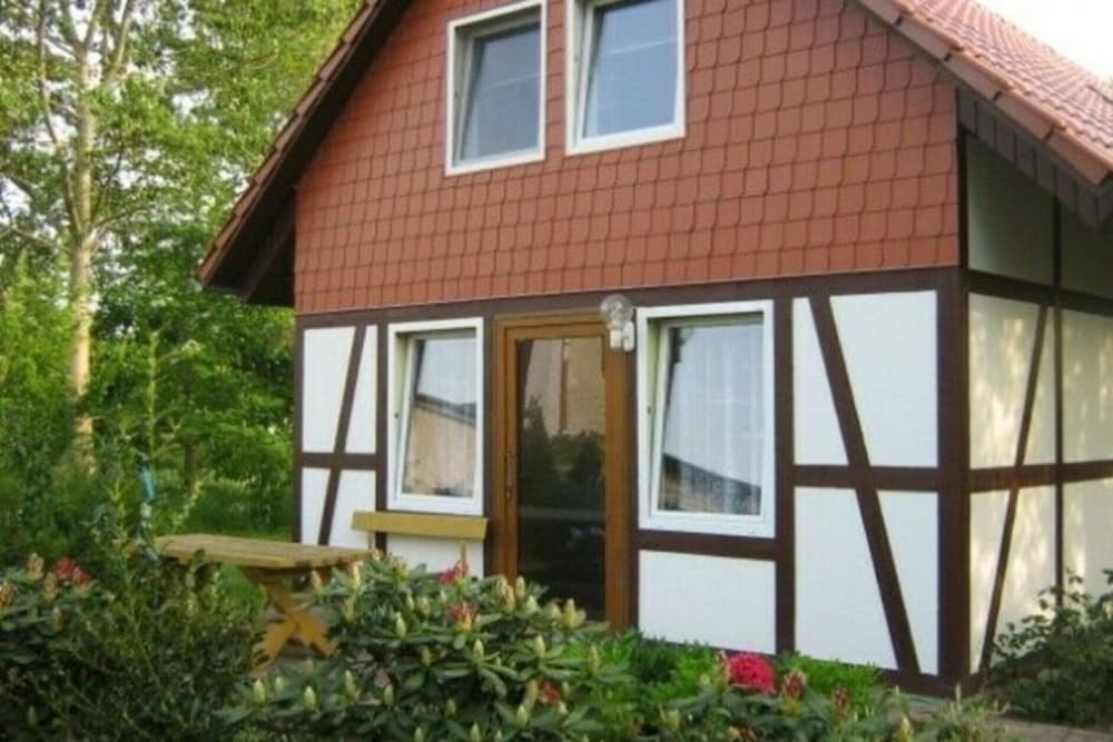 Holiday Home With Sauna and Whirlpool — 4-Star Luxury Hotel in Boergerende-Rethwisch, Germany
