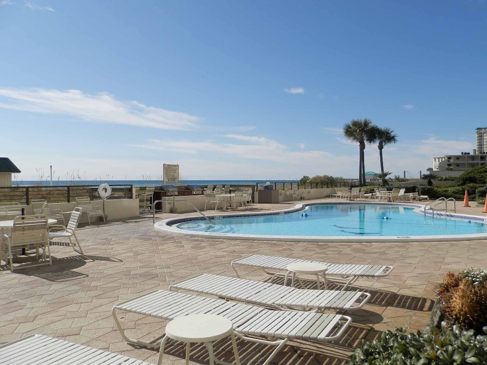 Emerald Towers II by Southern Vacation Rentals - photo 14