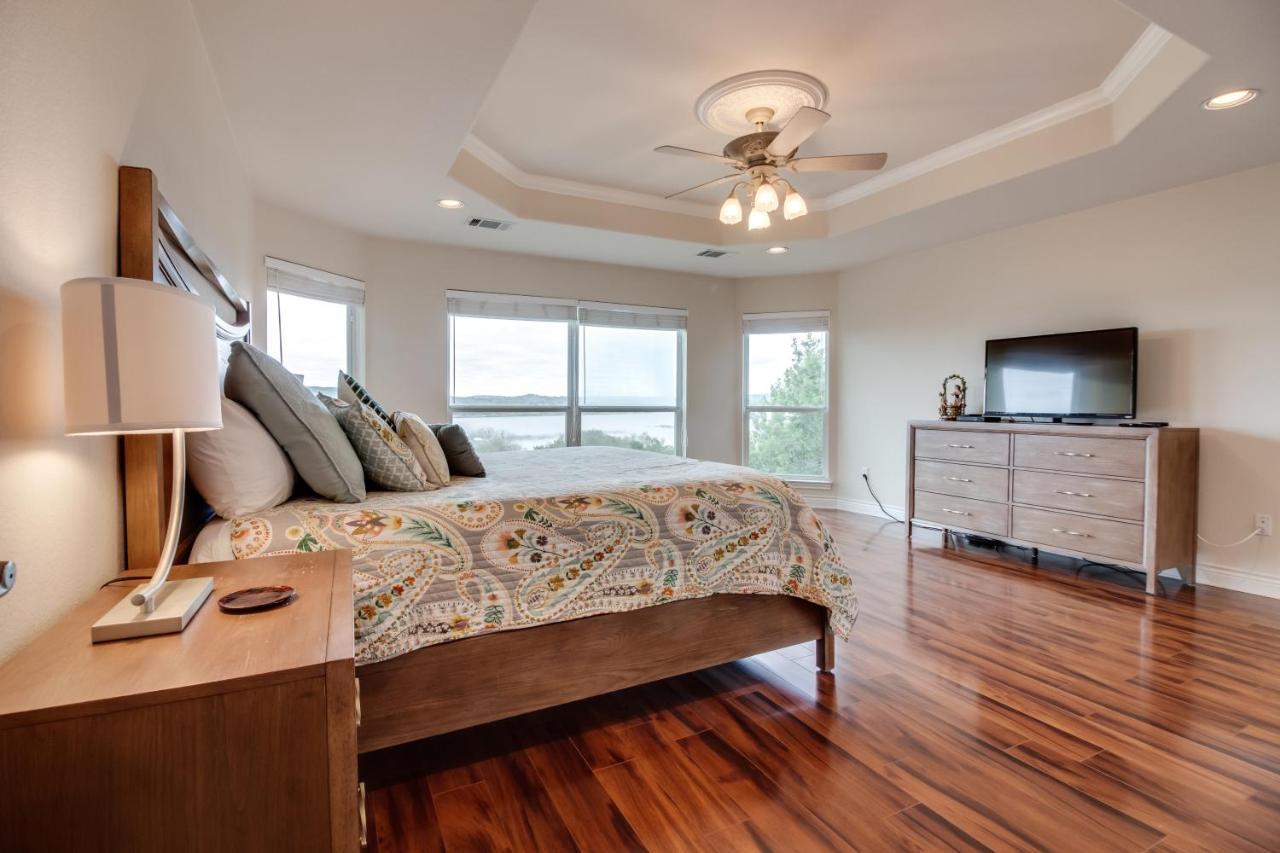 High View Retreat — 4-Star Luxury Hotel in Lago Vista, United States