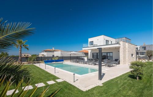 Beautiful Home In Tar — 5-Star Luxury Hotel in Tar, Croatia