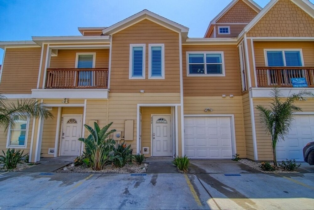 Turquoise Treashore 3 Br Townhouse — 4-Star Luxury Hotel in Port Aransas, United States