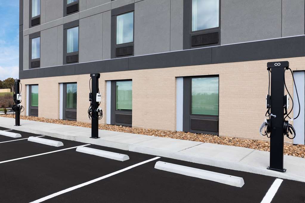 ECHO Suites Extended Stay by Wyndham Nashville Gallatin - photo 43