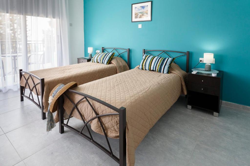 Coral Bay Sea Breeze Apartments 3 Bedroom Apartment