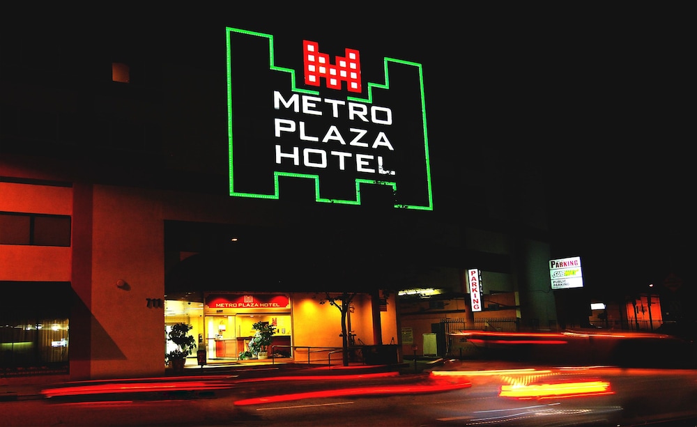 Metro Plaza Hotel - photo 32