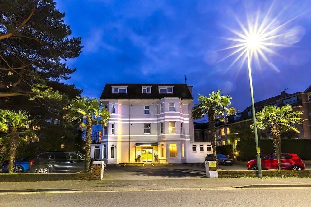 The Connaught Lodge — 4-Star Luxury Hotel in Bournemouth, United Kingdom