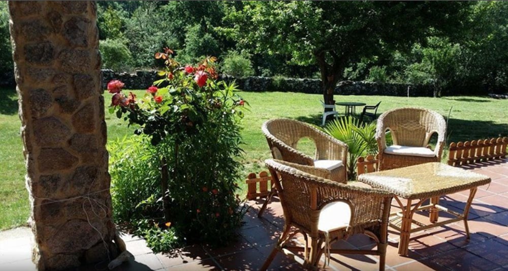 Hotel Rural Aguallevada — hotel in Robleda-Cervantes