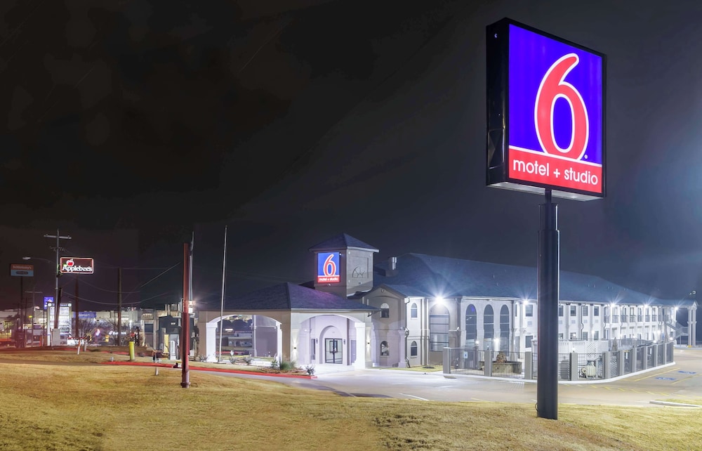Studio 6 Suites Brenham TX - photo 46