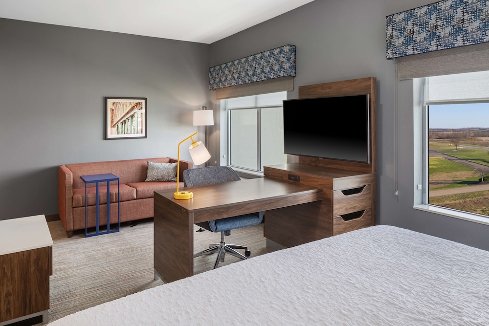Hampton Inn Circleville - photo 15