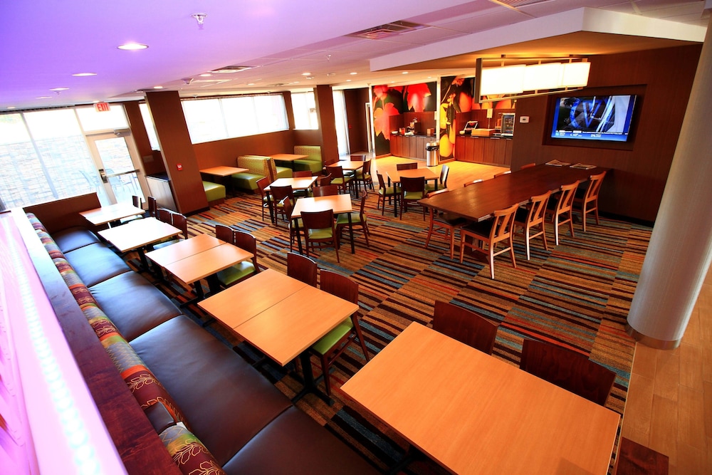 Fairfield Inn & Suites by Marriott London - photo 34