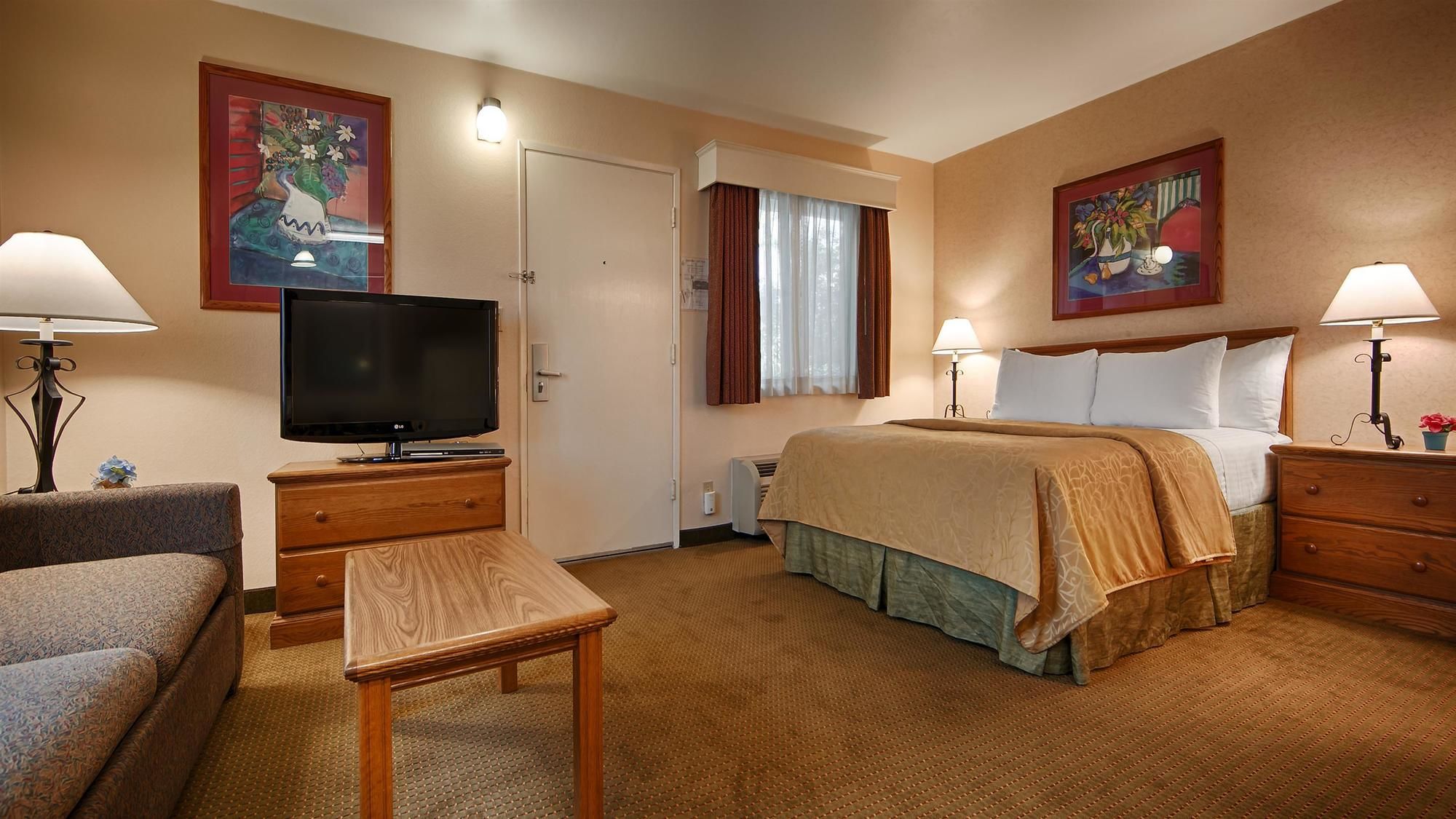 Lamplighter Inn & Suites at SDSU - photo 28
