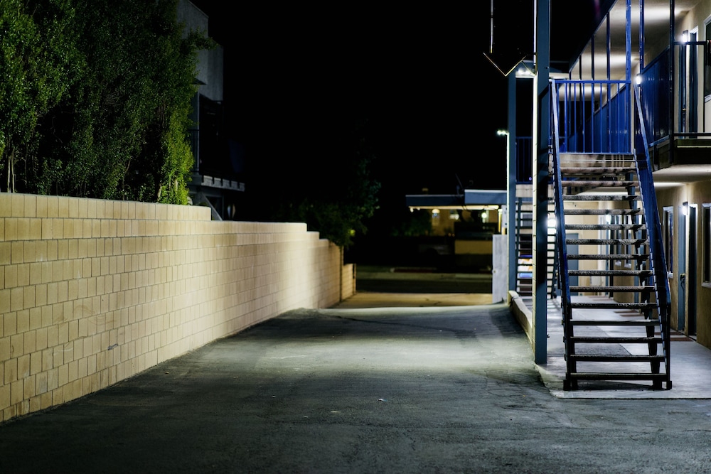Red Carpet Motel - photo 10