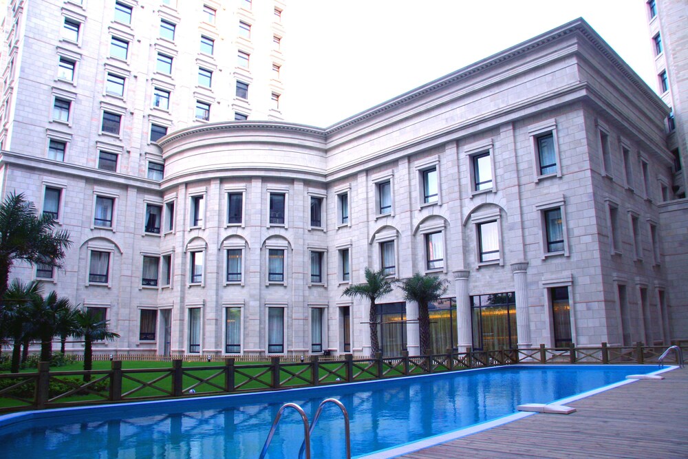 Grand Park Jiayou Hotel Shanghai — 4-Star Luxury Hotel in Shanghai, People's Republic of China