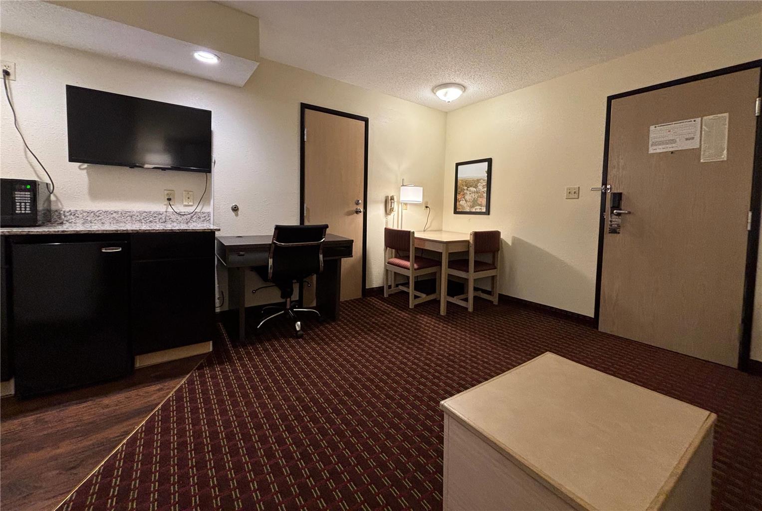 Super 8 by Wyndham Metropolis - photo 18