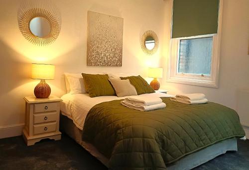 Whitchurch High Street Hideaway — 4-Star Luxury Hotel in Whitchurch, United Kingdom