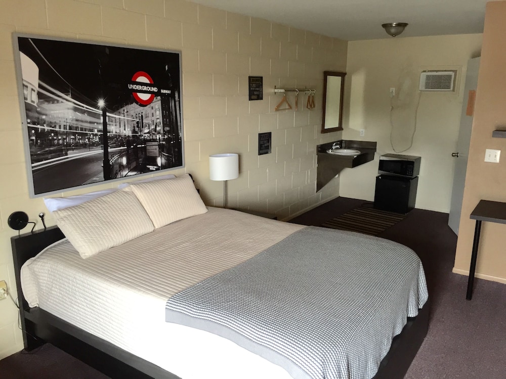 Three Rivers Motel - photo 8