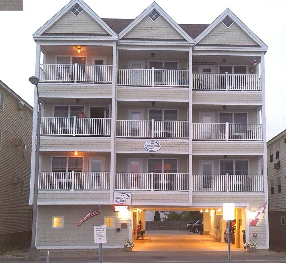 Atlantic Breeze Suites — Hampton