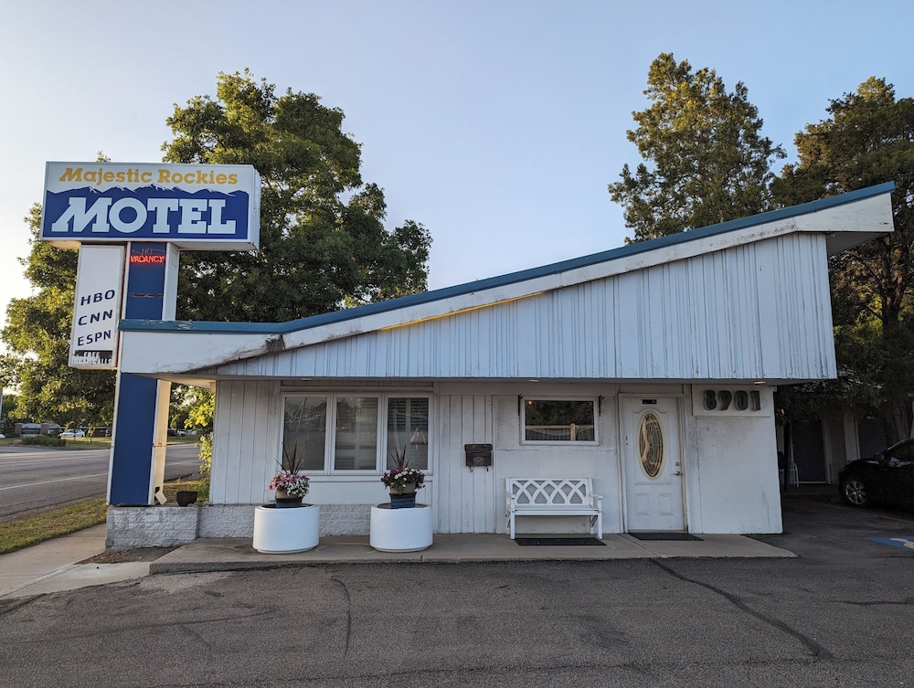 Majestic Rockies Motel - photo 30