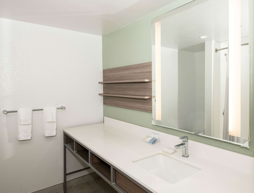 Hilton Garden Inn Jacksonville JTB Deerwood Park - photo 29