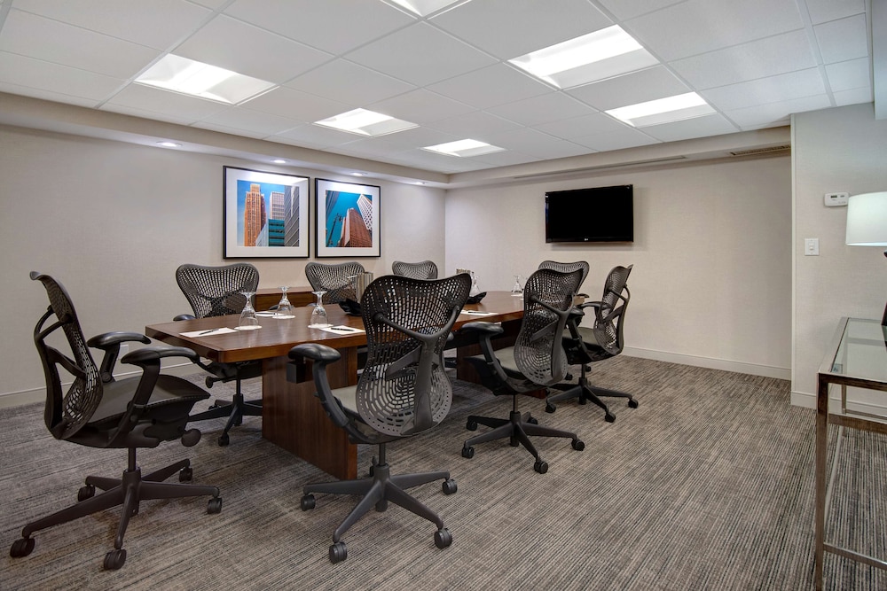 Embassy Suites by Hilton Detroit Metro Airport - photo 45