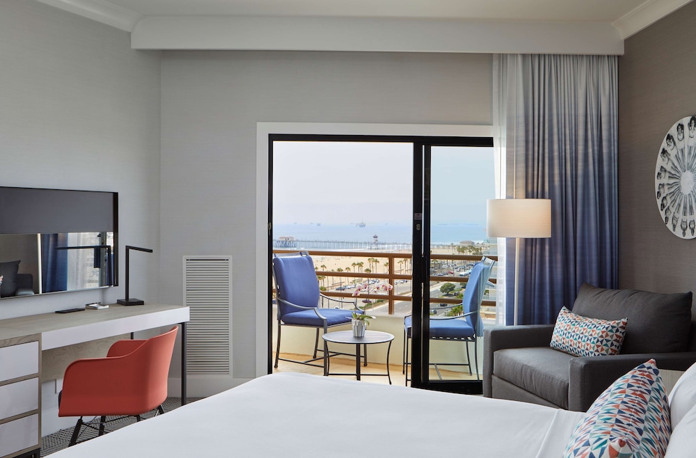 The Waterfront Beach Resort A Hilton Hotel - photo 42